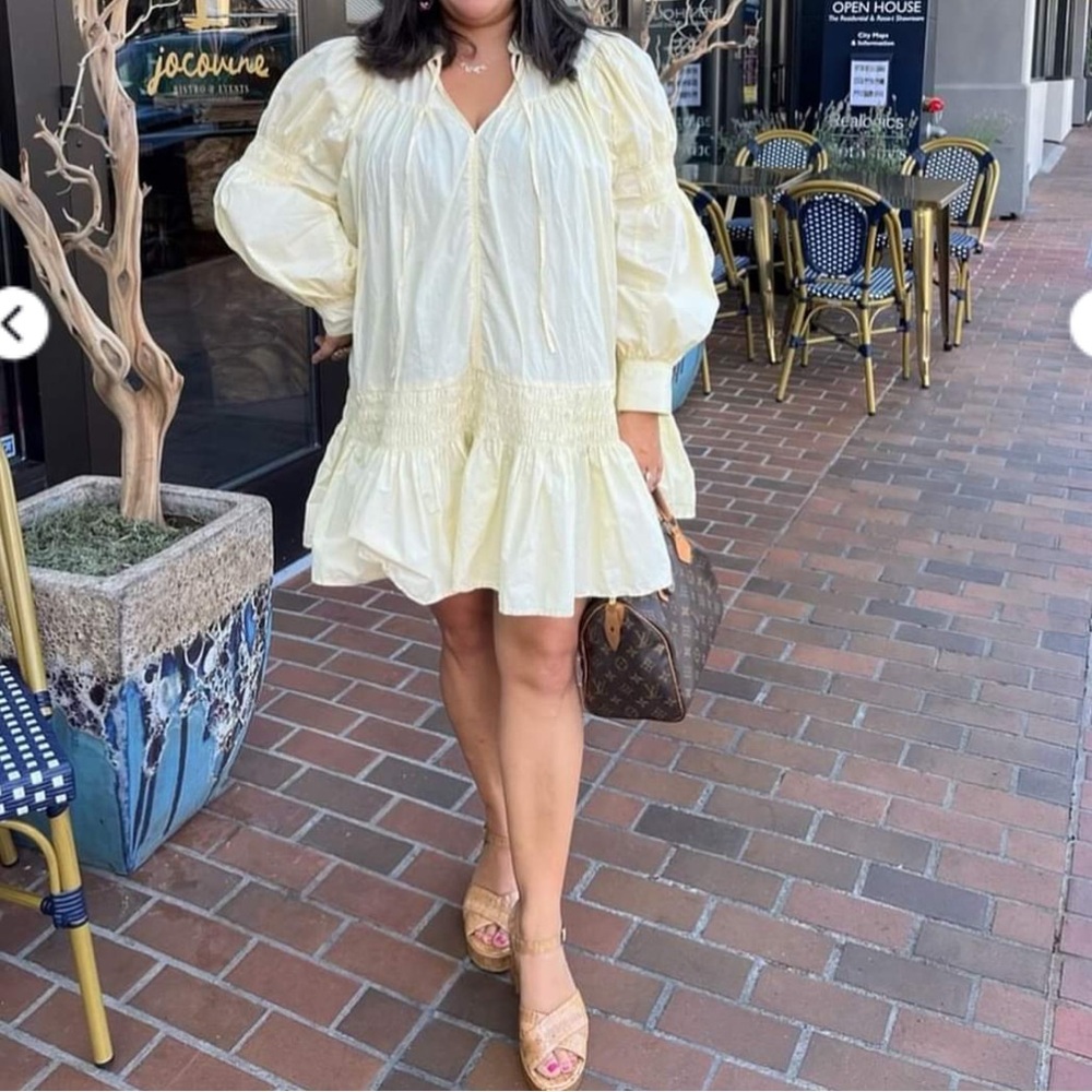 En Saison Yellow tiered mini with Puff Sleeve Dress size XSmall